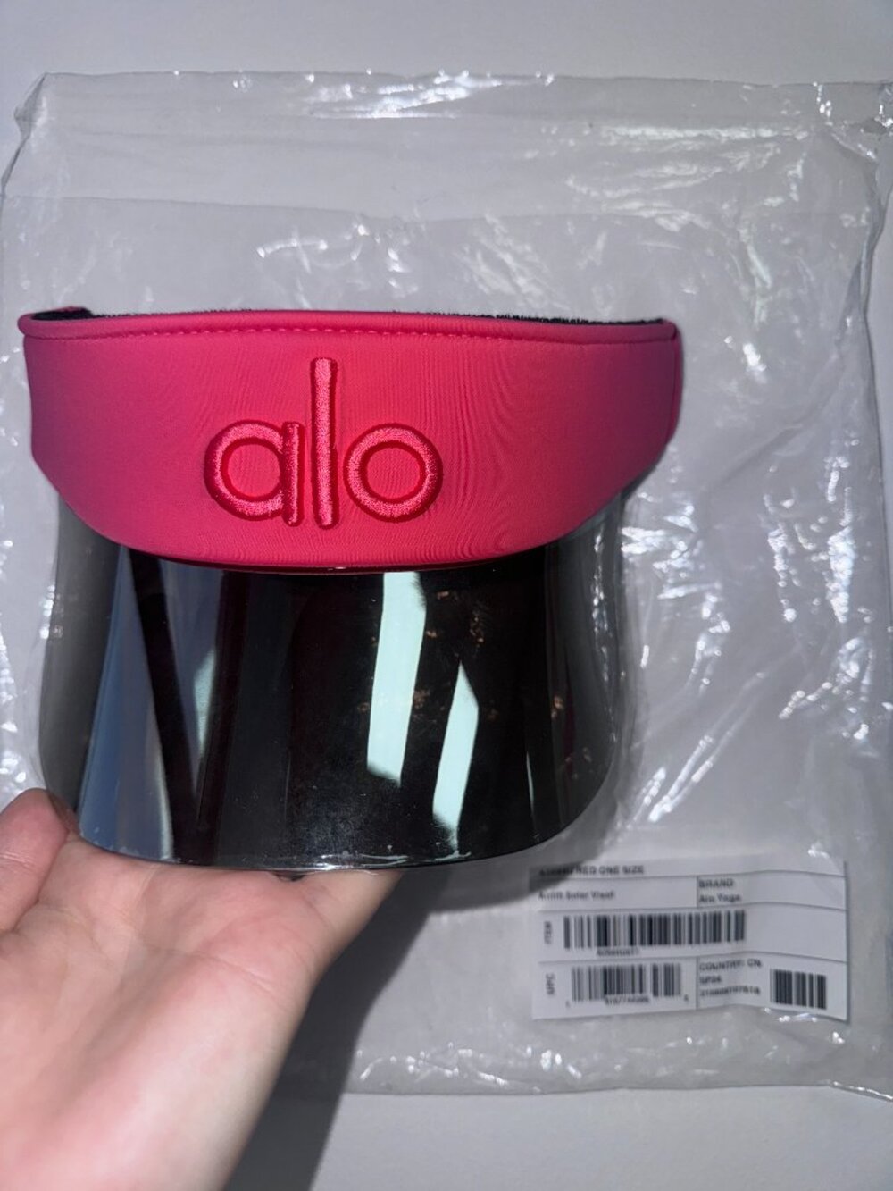 NWT 💕Alo Yoga Airlift Solar Visor Bright Red | Tennis Golf Running Sun Hat - Picture 3 of 8